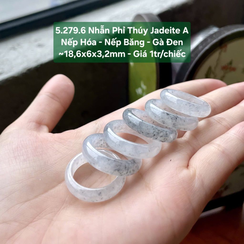 5.279.6 Nhẫn Ngọc Phỉ Thuý  Jadeite A - Nếp Hoá - Nếp Băng - Gà Đen ~ 18,6x6x3,2mm