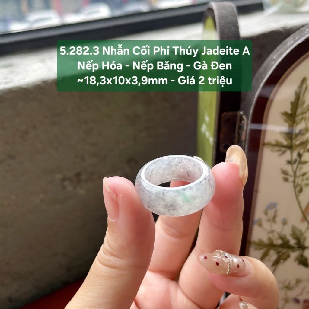 5.282.3 Nhẫn Cối Ngọc Phỉ Thuý Jadeite A - Nếp Hoá - Nếp Băng - Gà Đen ~ 18,3x10x3,9mm