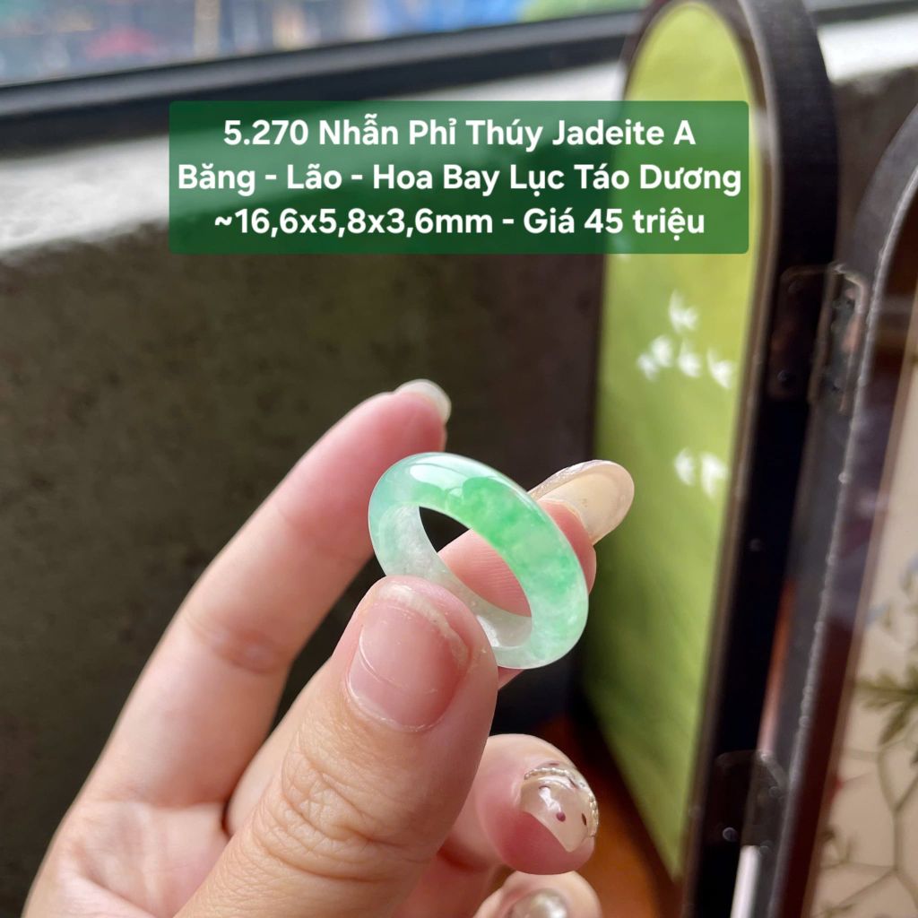 5.270 Nhẫn Phỉ Thuý Jadeite A - Băng - Lão - Hoa Bay Lục Táo Dương ~ 16,6x5,8x3,6mm