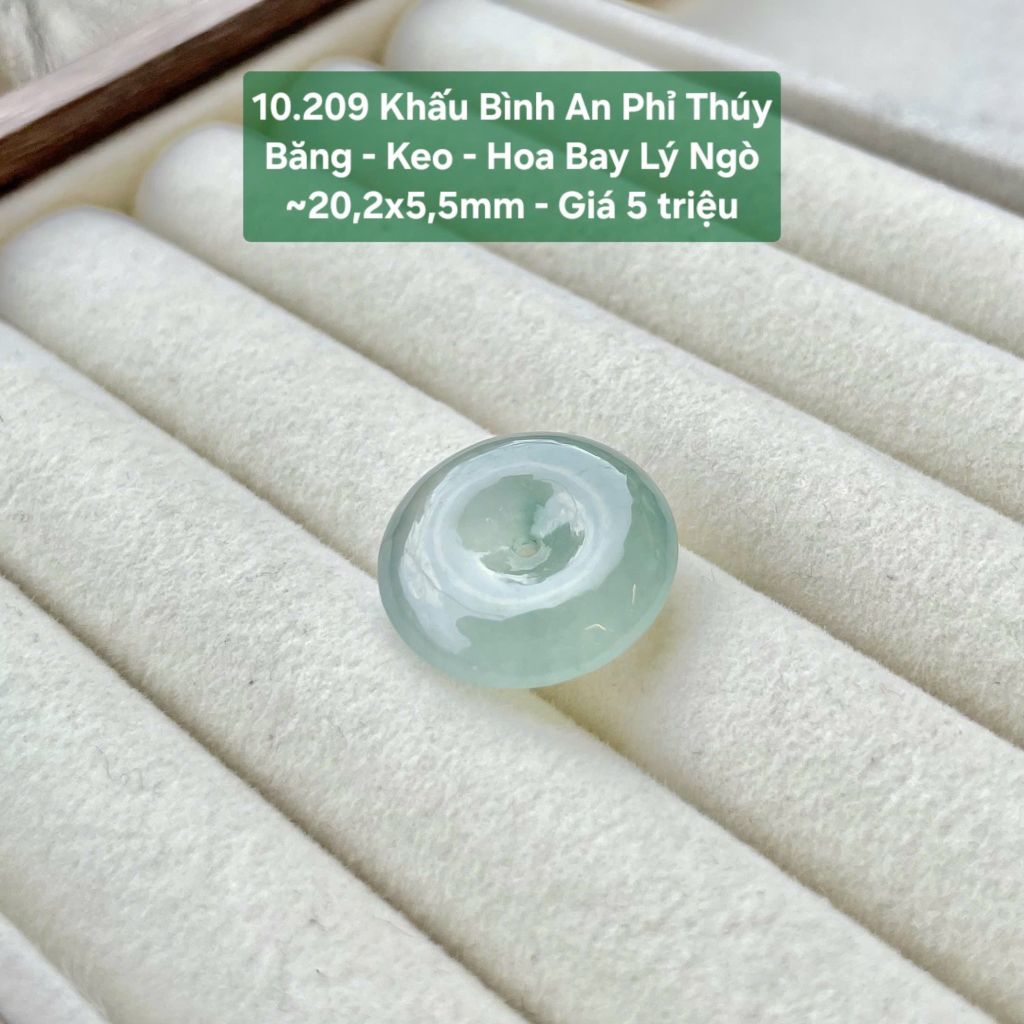 Khấu Bình An Phỉ Thúy Băng - Keo - Hoa Bay Lý Ngò ~20,2x5,5mm 10.209