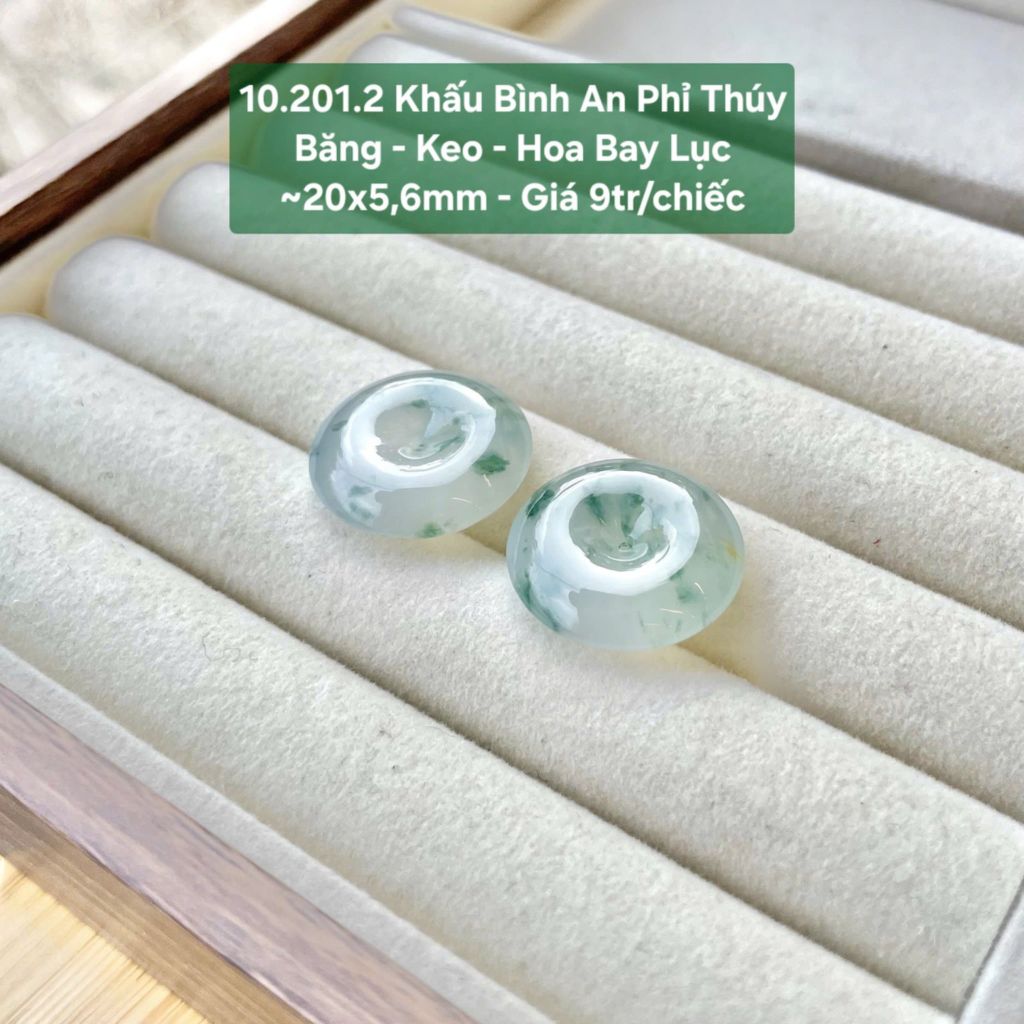 Khấu Bình An Phỉ Thúy Băng - Keo - Hoa Bay Lục ~20x5,6mm 10.201.2