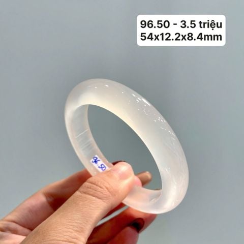96.50 Vòng Ngọc Tuỷ Chalcedony Bạch Nguyệt Quang 54x12,2x8,4mm