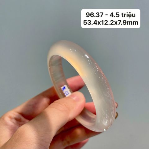 96.37 Vòng Ngọc Tuỷ Chalcedony Bạch Nguyệt Quang 53,4x12,2x7,9mm
