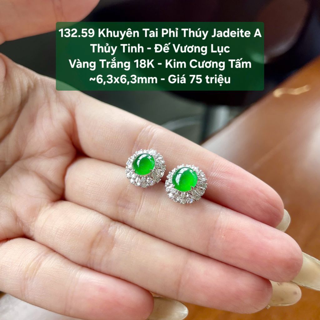 132.59 Khuyên Tai Phỉ Thuý Jadeite A - Thuỷ Tinh - Đế Vương Lục  ~ VT18K - KC Tấm ~ 6,3x6,3mm
