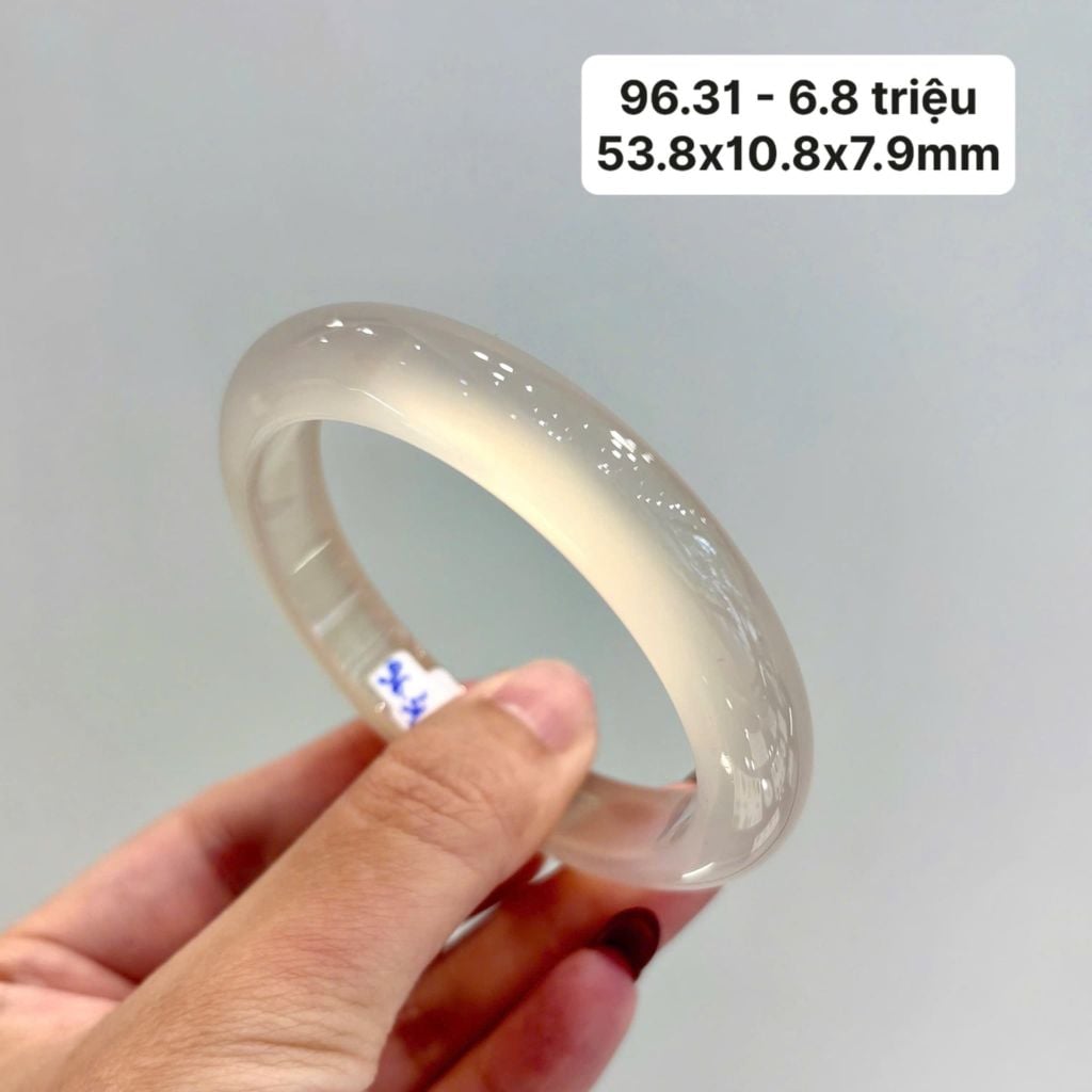 96.31 Vòng Ngọc Tuỷ Chalcedony Bạch Nguyệt Quang 53,8x10,8x7,9mm