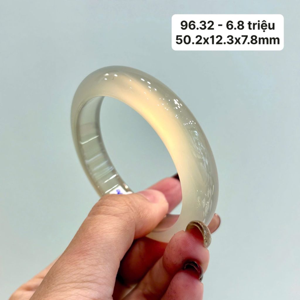 96.32 Vòng Ngọc Tuỷ Chalcedony Màu Khói 50,2x12,3x7,8mm