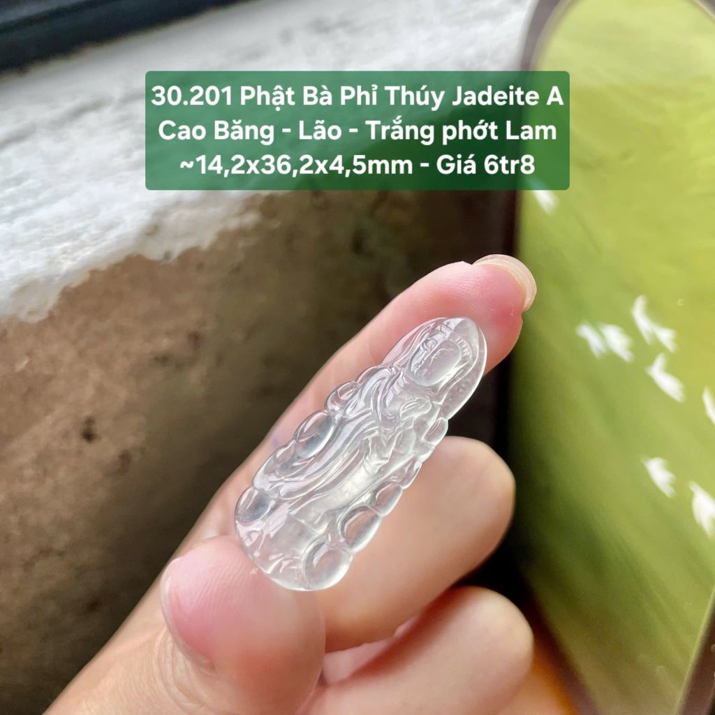 Phật Bà Phỉ Thúy Jadeite A Cao Băng - Lão - Trắng phớt Lam ~14,2x36,2x4,5mm 30.201