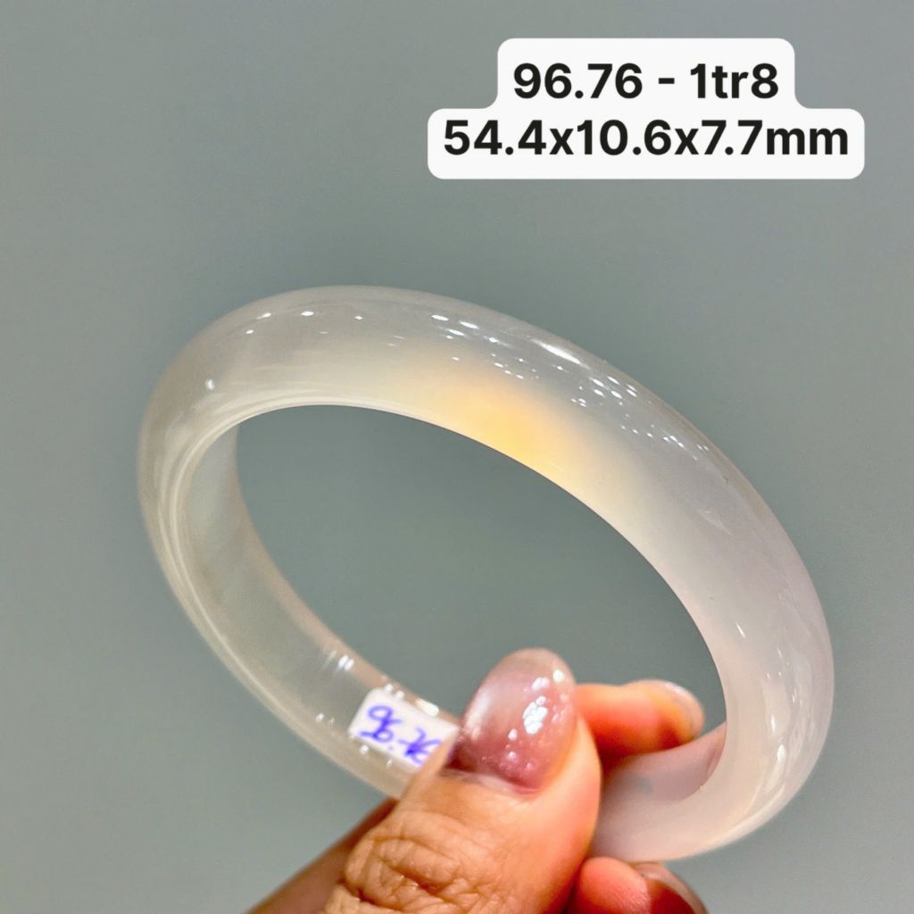 96.76 Vòng Ngọc Tuỷ Chalcedony Bạch Nguyệt Quang 54,4x10,6x7,7mm