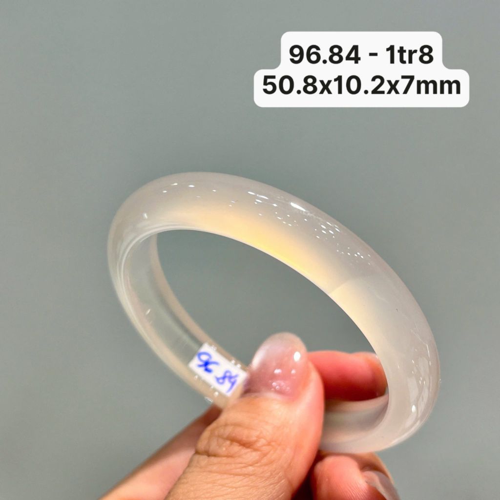 96.84 Vòng Ngọc Tuỷ Chalcedony Bạch Nguyệt Quang 50,8x10,2x7mm