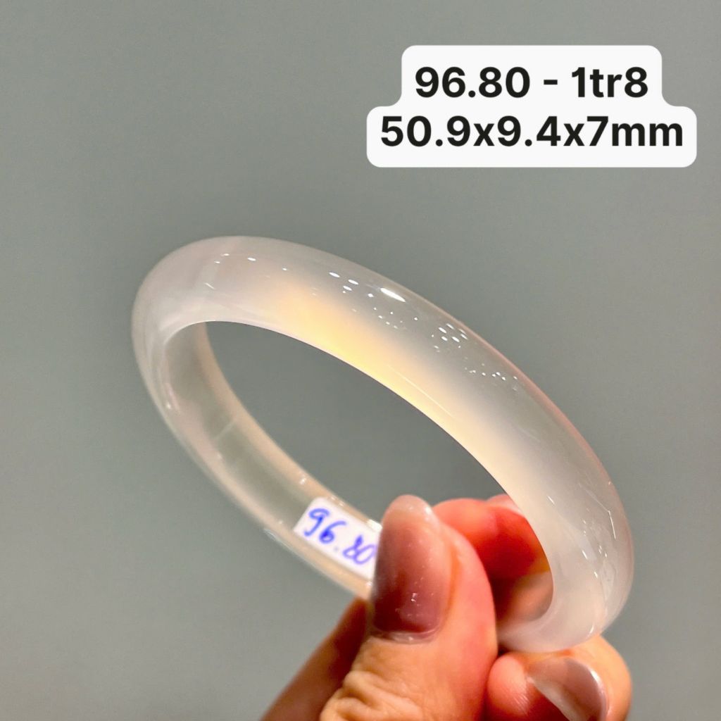 96.80 Vòng Ngọc Tuỷ Chalcedony Bạch Nguyệt Quang 50,9x9,4x7mm