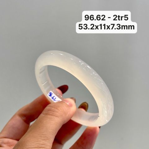 96.62 Vòng Ngọc Tuỷ Chalcedony Bạch Nguyệt Quang 53.2x11x7,3mm