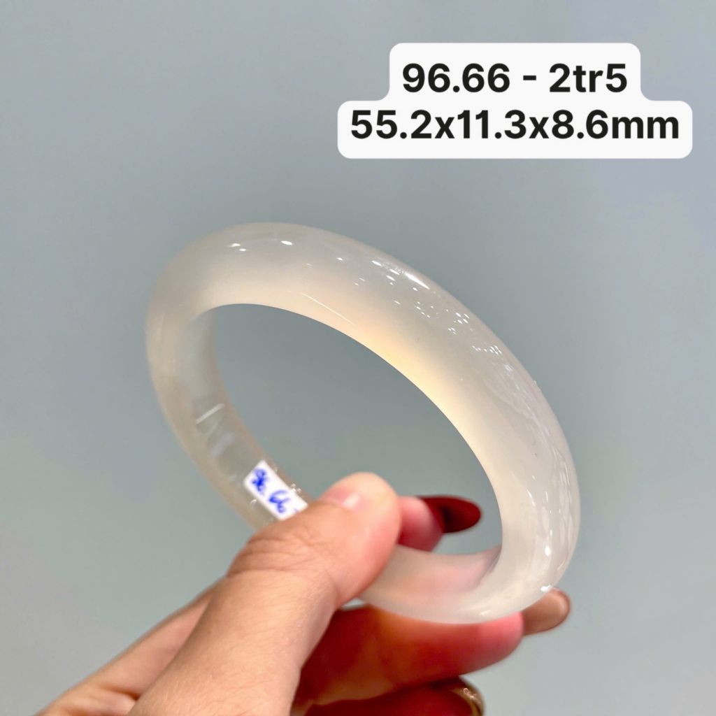 96.66 Vòng Ngọc Tuỷ Chalcedony Bạch Nguyệt Quang 55,2x11,3x8,6mm