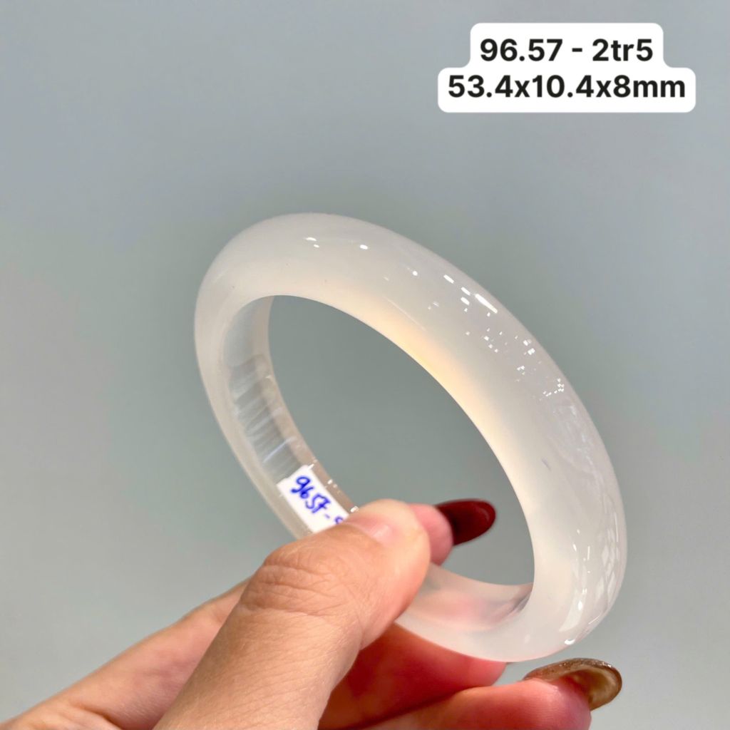 96.57 Vòng Ngọc Tuỷ Chalcedony Bạch Nguyệt Quang 53,4x10,4x8mm