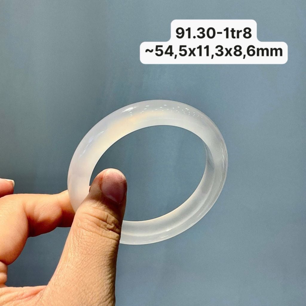 91.30 Vòng Ngọc Tuỷ Chalcedony Bạch Nguyệt Quang 54,5x11,3x8,6mm