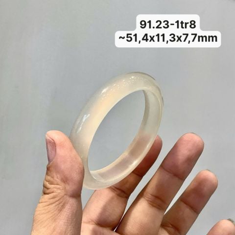 91.23 Vòng Ngọc Tuỷ Chalcedony Bạch Nguyệt Quang 51,4x11,3x7,7mm