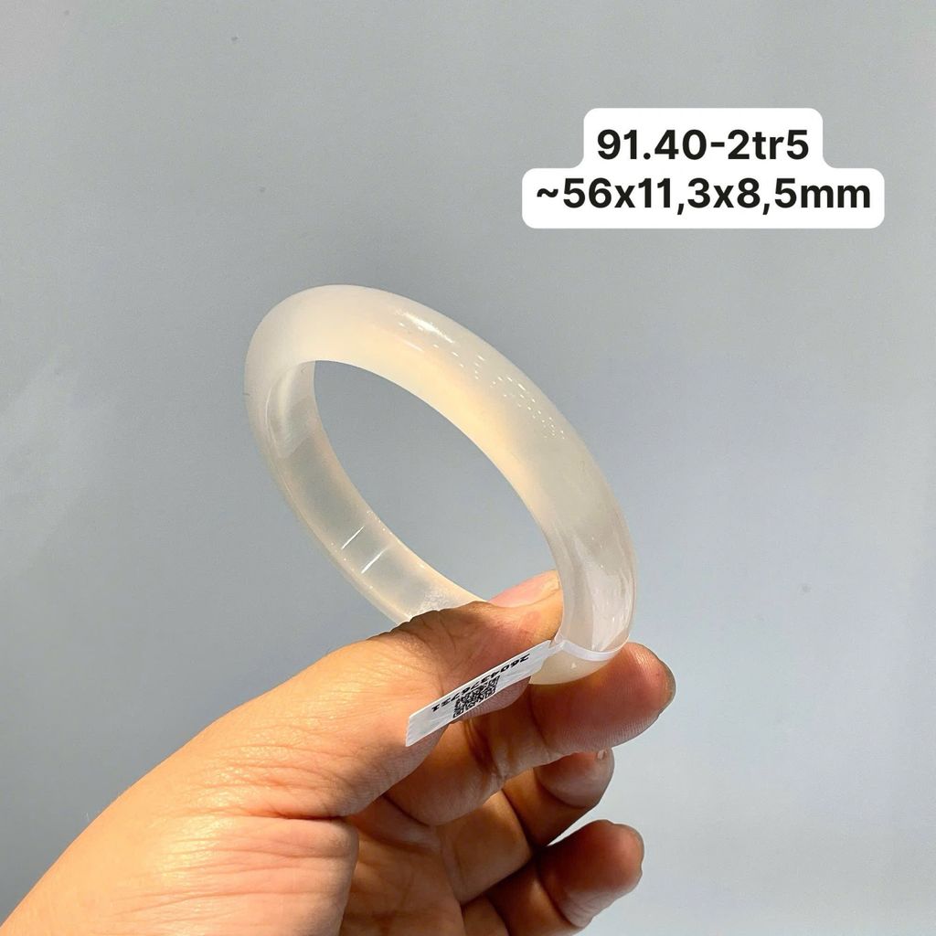 91.40 Vòng Ngọc Tuỷ Chalcedony Bạch Nguyệt Quang ~56x11,3x8,5mm