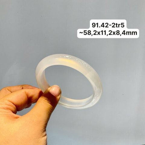 91.42 Vòng Ngọc Tuỷ Chalcedony Bạch Nguyệt Quang ~58.2x11.2x8.4mm