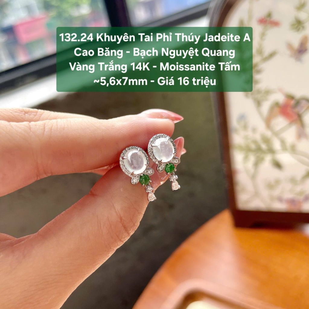 132.24 Khuyên Tai Phỉ Thuý Jadeite A - Cao Băng - Bạch Nguyệt Quang - VT14K - Mois Tấm ~5,6x7mm