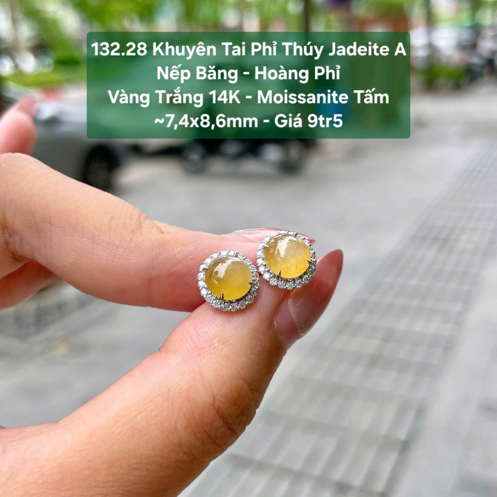 132.28 Khuyên Tai Phỉ Thuý JadeiteA - Nếp Băng - Hoàng Phỉ - VT14K - Mois Tấm 7,4x8,6mm