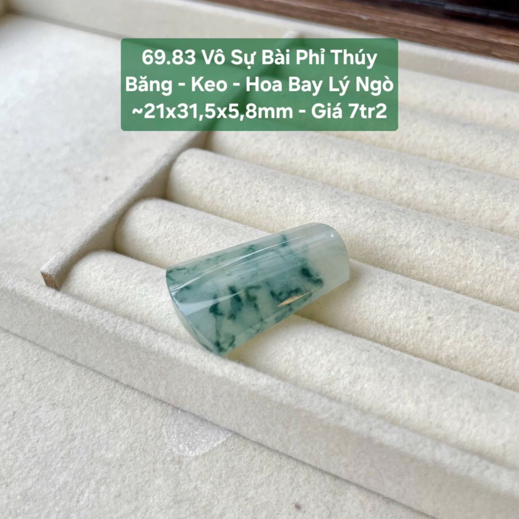 Vô Sự Bài Phỉ Thúy Băng - Keo - Hoa Bay Lý Ngò ~21x31,5x5,8mm 69.83