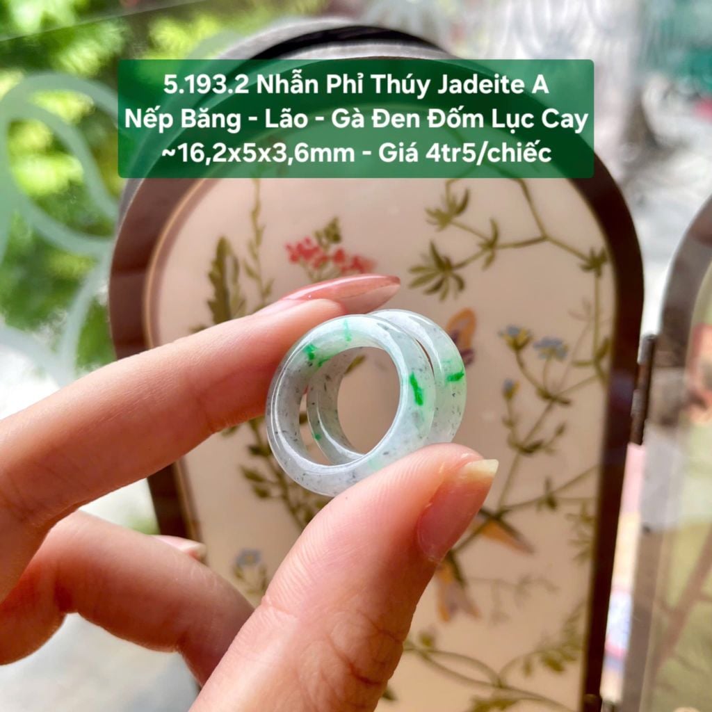 5.193.2 Nhẫn Phỉ Thuý Jadeite A - Nếp Băng - Băng - Lão - Gà Đen Đốm Lục Cay ~16,2x5x3,6mm