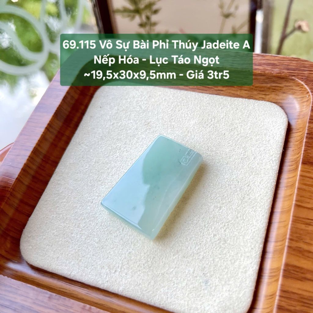 69.115 Vô Sự Bài Phỉ Thuý Jadeite A - Nếp Hoá-  Lục Táo Ngọt ~19,5x30x9,5mm