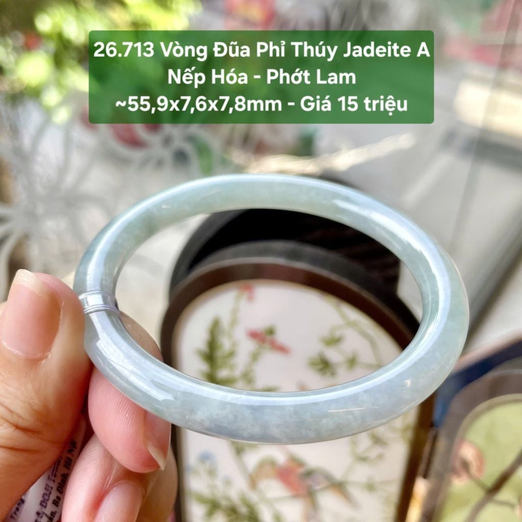 26.713 Vòng Đũa Phỉ Thuý Jadeite A - Nếp Hoá - Phớt Lam ~55,9x7,6x7,8mm