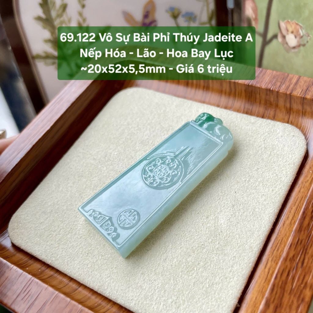 69.122 Vô Sự Bài Phỉ Thuý Jadeite A - Nếp Hoá - Lão - Hoa Bay Lục ~20x5,2x5,5mm
