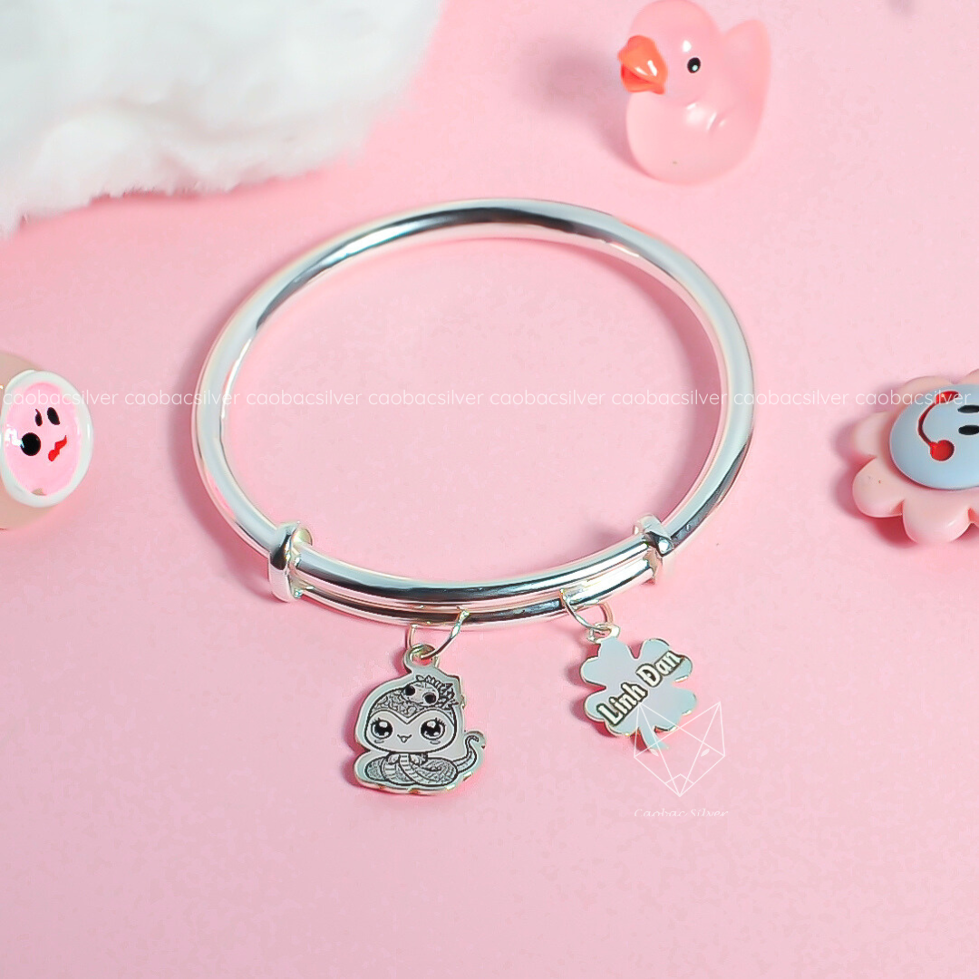  Lắc tay bạc Việt Nam trẻ em kiềng tròn trơn rỗng chỉnh size mix charm Rắn + Bốn Lá may mắn khắc tên | Cáo Bạc 