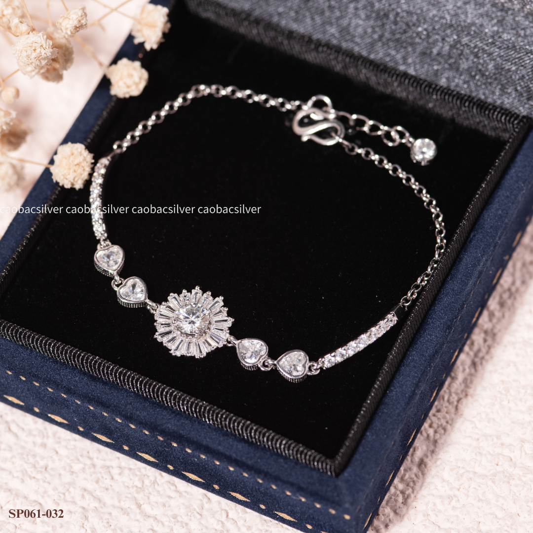 Lắc tay bạc Việt Nam xi vàng trắng đính Kim Cương Moissanite mặt tuyết cạnh tim đá | Cáo Bạc 