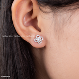  Khuyên tai bạc Việt Nam xi vàng trắng đính kim cương Moissanite Lucky Bloom hoa bốn cánh lấp lánh | Cáo Bạc 