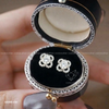 Khuyên tai bạc Việt Nam xi vàng trắng đính kim cương Moissanite Lucky Bloom hoa bốn cánh lấp lánh | Cáo Bạc