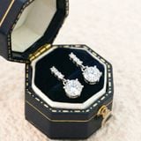  Khuyên tai bạc Việt Nam xi vàng trắng đính kim cương Moissanite 6 li ba đá dài ổ đá rơi sang trọng | Cáo Bạc 