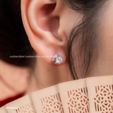  Khuyên tai bạc Việt Nam xi vàng trắng tròn xoáy ổ đá giữa Kim Cương Moissanite | Cáo Bạc 