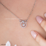  Dây chuyền Bạc Việt Nam xi vàng trắng đính Kim cương Moissanite Ribbon Hug mặt nơ ôm  viền đá nhỏ nhắn | Cáo Bạc 