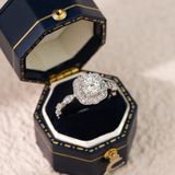  Nhẫn bạc Việt Nam xi vàng trắng đính Kim Cương Moissanite 5,5 li viền hoa vuông | Cáo Bạc 