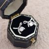 Khuyên tai bạc Việt Nam xi vàng trắng Ribbon Glow đính Kim Cương Moissanite | Cáo Bạc