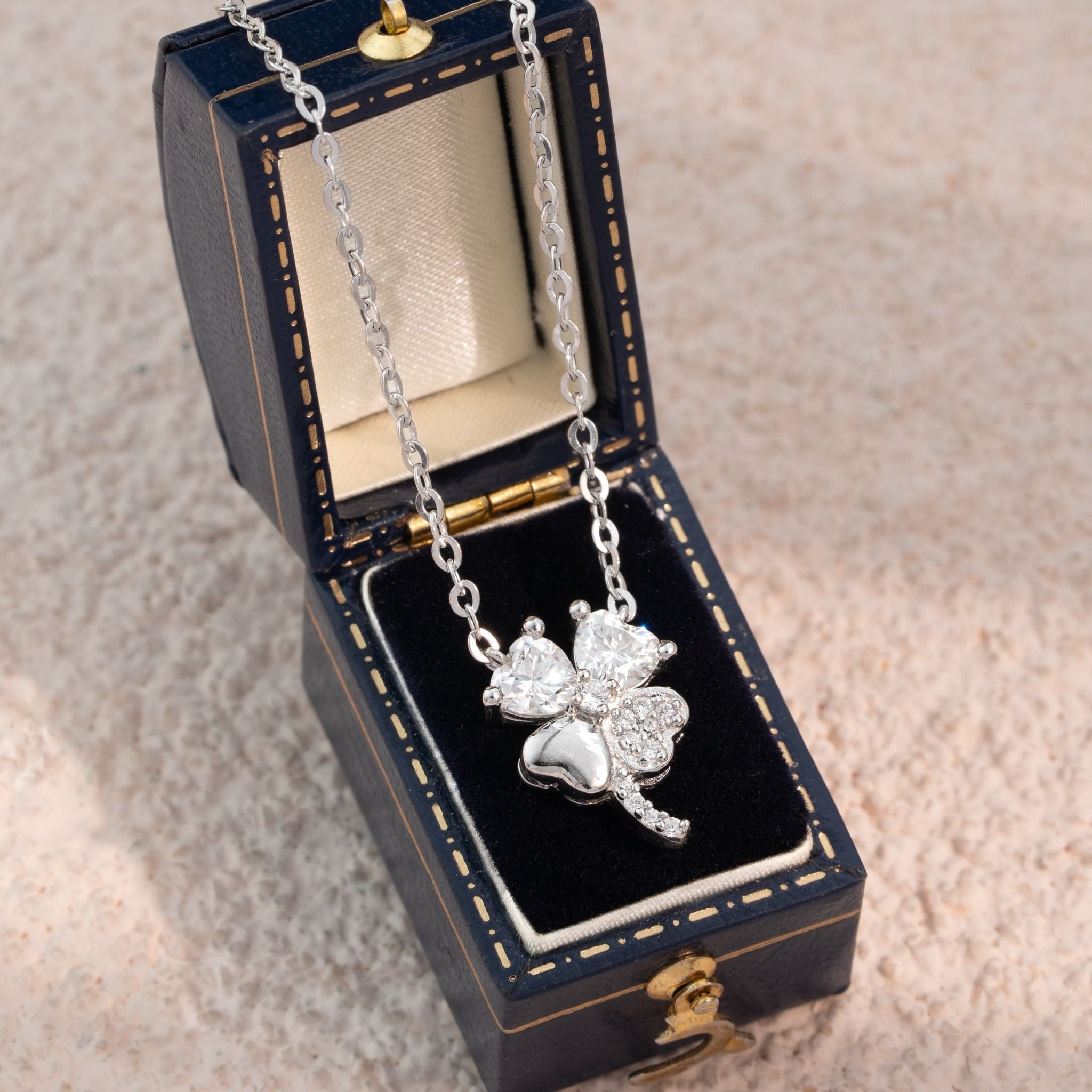  Dây chuyền bạc Việt Nam xi vàng trắng cỏ bốn lá Moissanite tim may mắn | Cáo Bạc 
