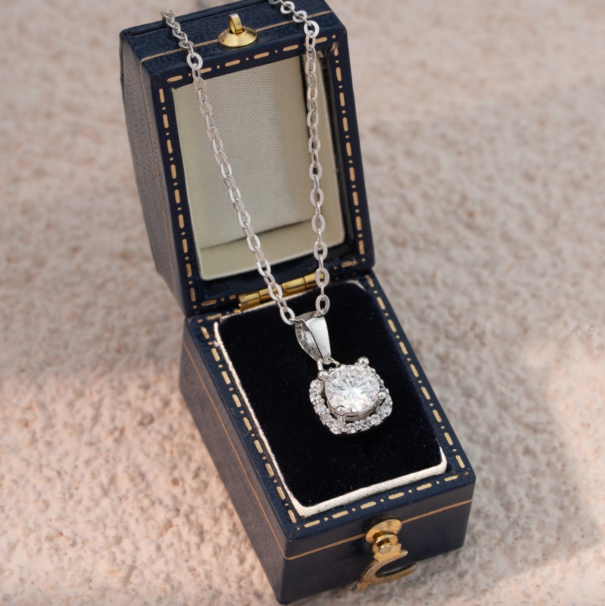  Dây chuyền bạc Việt Nam xi vàng trắng Classic Radiance đính Kim Cương Moissanite | Cáo Bạc 