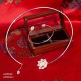  Kiềng tay bạc Việt Nam Liên Hương  chạm khắc sen nở và nụ sen tinh tế | Cáo Bạc 