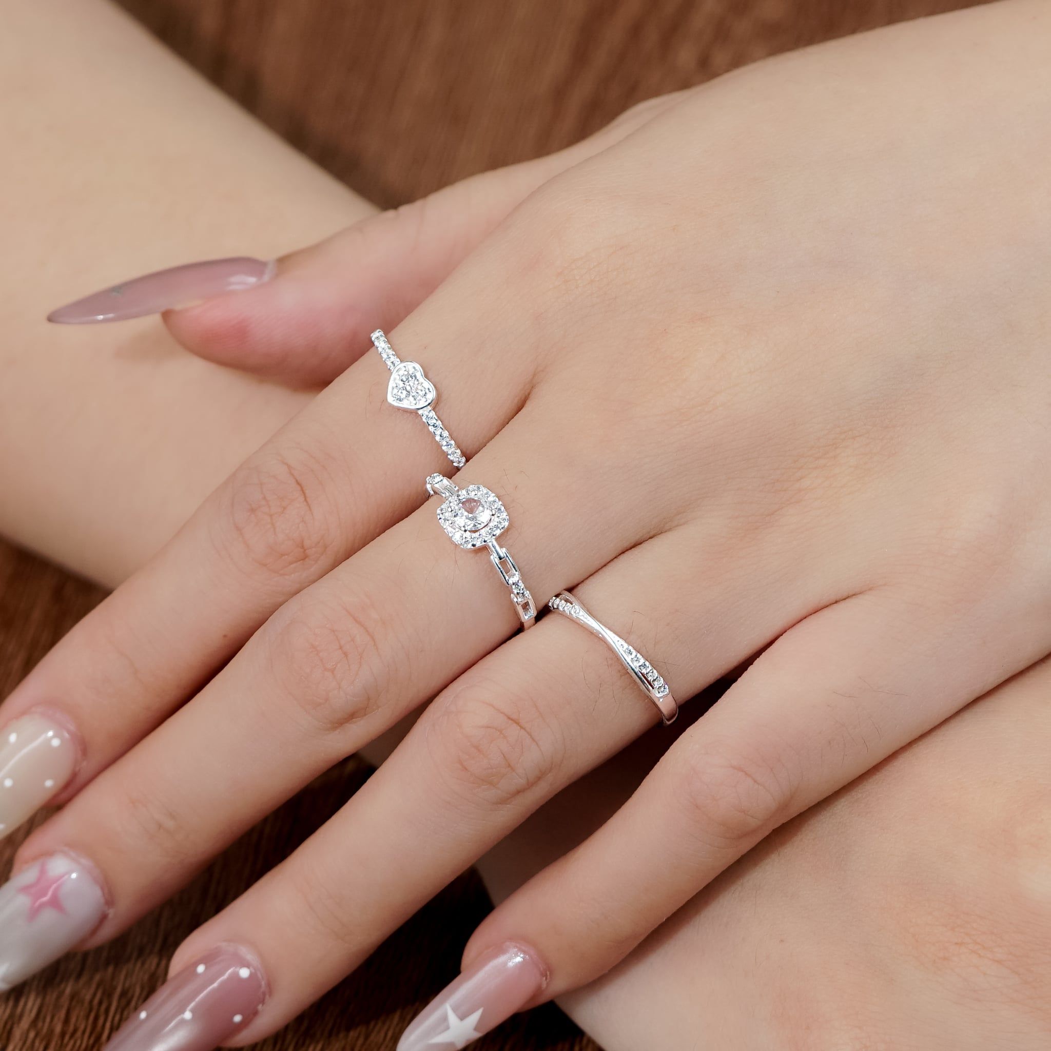  Nhẫn bạc Việt Nam mini thiết kế viền đá kết hợp viền trơn vắt chéo thanh lịch | Cáo Bạc 