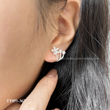  Khuyên bạc ta kẹp vành hoa hai ổ đá 