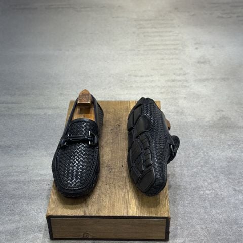  SALVATORE FERRAGAMO 40-40,5 