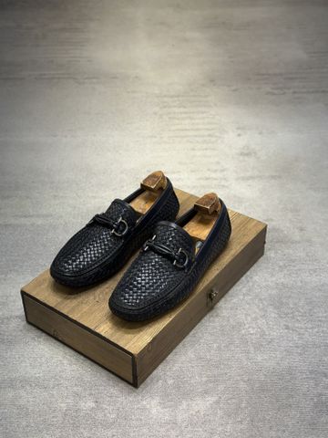  SALVATORE FERRAGAMO 40-40,5 
