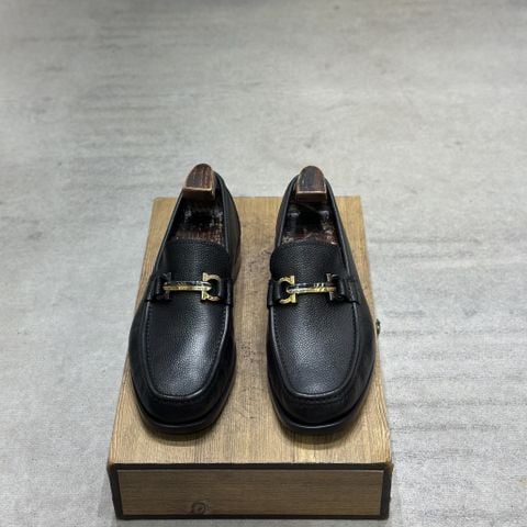  SALVATORE FERRAGAMO 40,5-41 