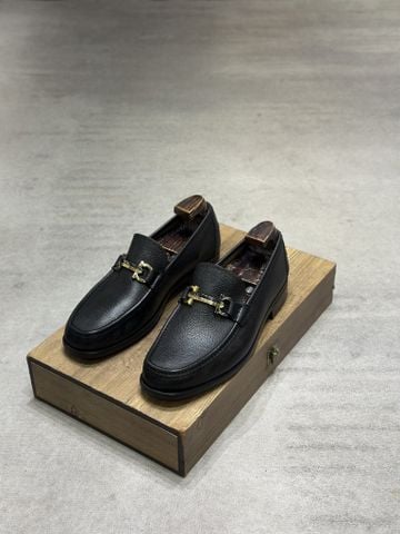  SALVATORE FERRAGAMO 40,5-41 