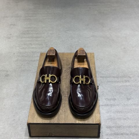  SALVATORE FERRAGAMO 40,5-41 