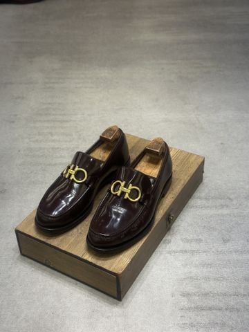  SALVATORE FERRAGAMO 40,5-41 