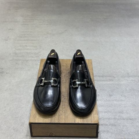  SALVATORE FERRAGAMO 41,5-42 