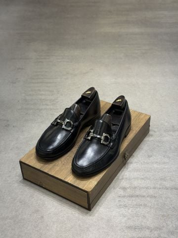  SALVATORE FERRAGAMO 41,5-42 